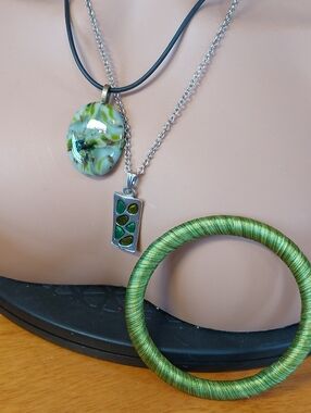 💜3/$20💜 Lot Green Jewelry 2 Necklaces Bangle Glass Pendant